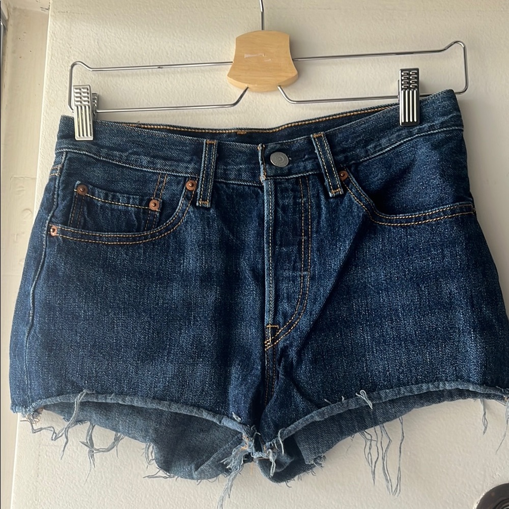 Levi’s 501 shorts 26